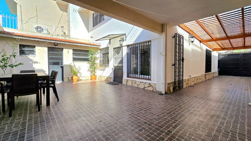 Casa 4 Amb Quincho Parrilla Cochera Zona Holters