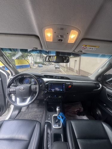 Toyota Hilux 2.7 Srv Cab. Dupla 4x2 Flex Aut. 4p