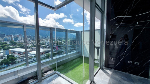 LG Alquila Oficina De Lujo Moderna Recién Remodelada A Estrenar En La Torre Cfm De La Urb. Las Mercedes