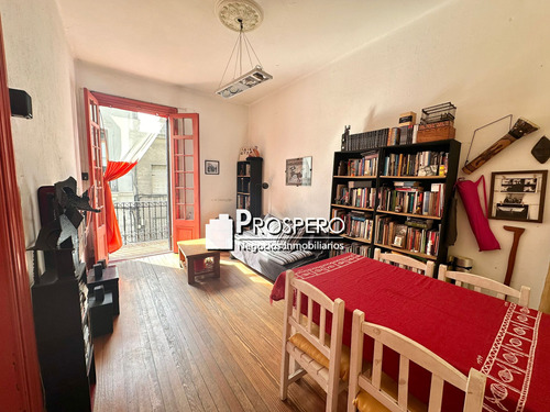 Va1812 Venta Apto 2 Dorm Ciudad Vieja C/balcon