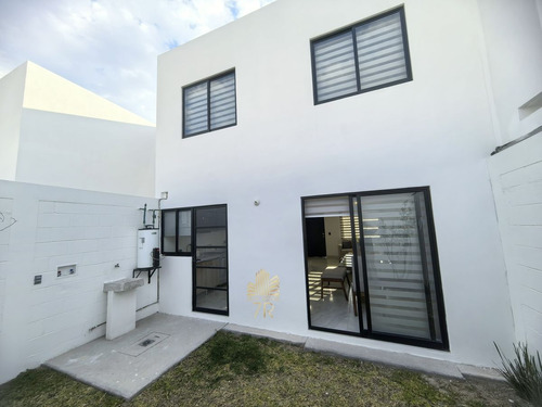 Casa Nueva En Zaru, Querétaro Moderno Con 3 Recámaras Y 2.5 Baños