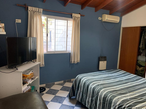 Imagen 12 de 24 de Casa Refaccionada 4 Dormitorios , Quincho Y Parrilla - Ciudad Evita