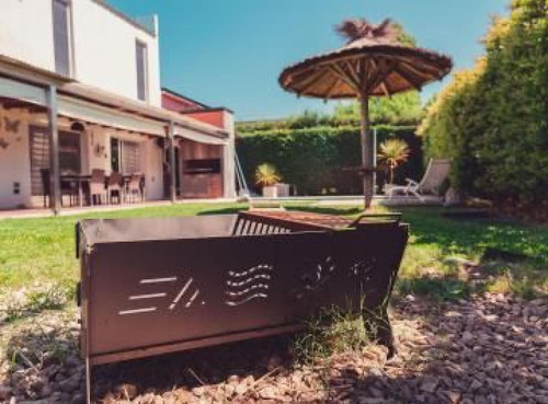 Casa En Venta - 5 Dormitorios 3 Baños - Pilar