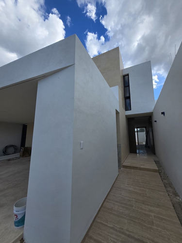 Casa En Venta Ubicada En Moravia Temozón Norte, Entrega Inmediata
