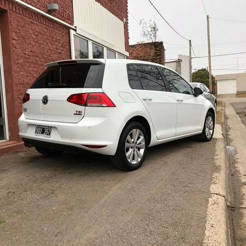 Imagen 4 de 5 de Volkswagen Golf 2015 1.4 Comfortline Tsi Dsg