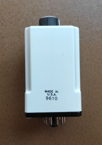 Relevador De Tiempo 700ht-22ba1 Marca Allen Bradley (Usado)