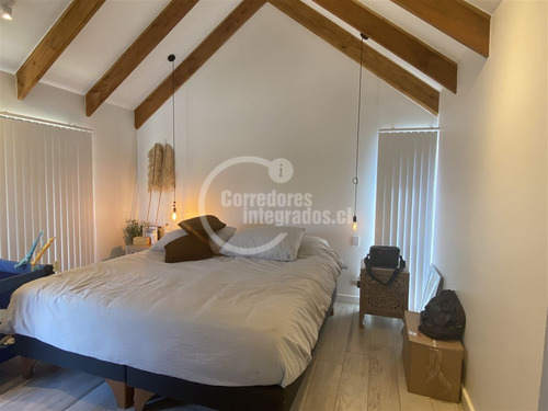 Casa En Venta De 4 Dorm. En Lo Barnechea - El Arrayán