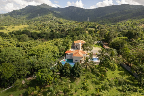 Vendo Villa Entre Dos Ríos: Río Isabela Y Sabana Mina. Localizada En Proyecto Colinas De Minas, Villa Altagracia, Republica Dominicana