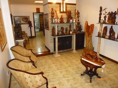 Imagen 9 de 24 de Chalet En Dos Plantas, Parque Johnston, Hurlingham