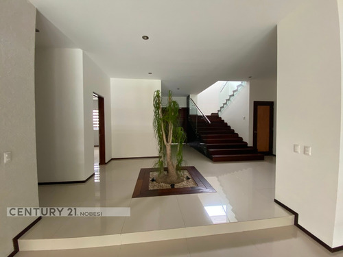 Imagen 2 de 22 de Renta De Casa En Residencial Balcones De Juriquilla Privada