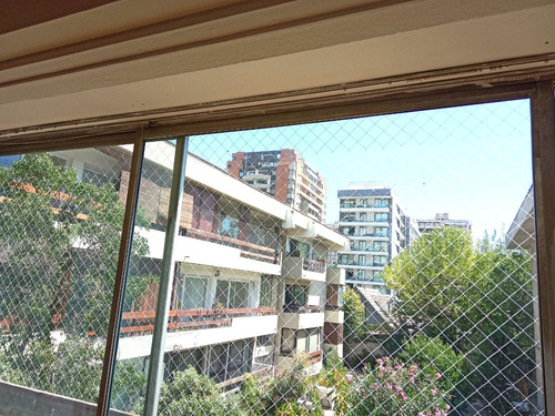 Amplio Departamento En Excelente Ubicación De Las Condes