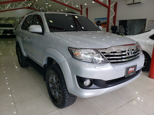 Toyota Fortuner Sr