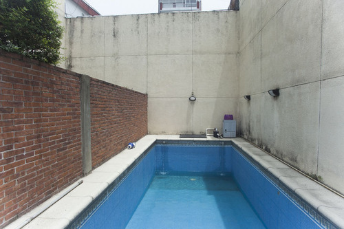 Venta De Casa 6 Amb C/jardín Pileta, 2 Cocheras En Caballito