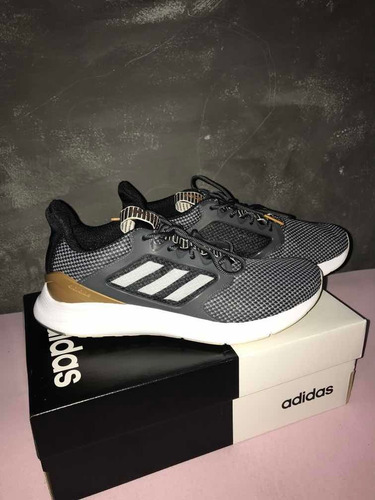 Tênis adidas