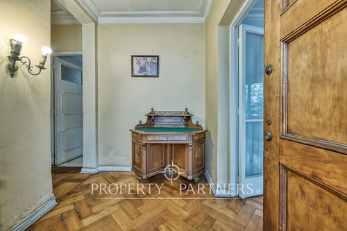 Casa En Venta En Ñuñoa. Preciosa Casa Al Lado Del ...