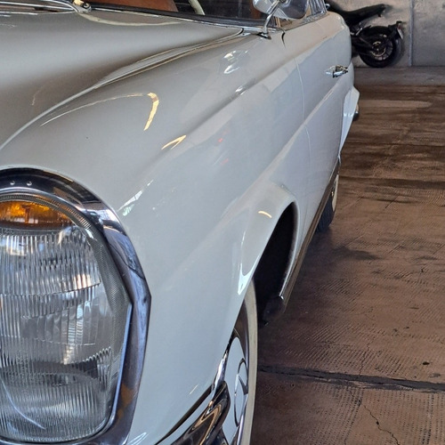 Imagen 5 de 25 de Mercedes Benz 220se