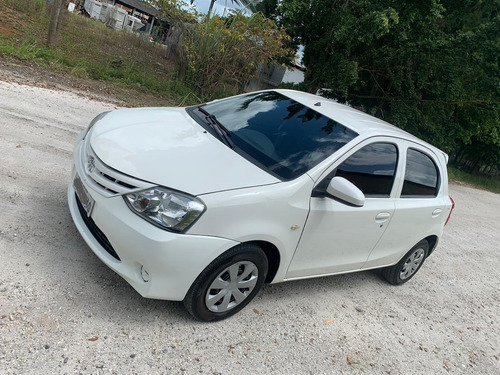 Toyota Etios 1.3 Hatch Completo 2014