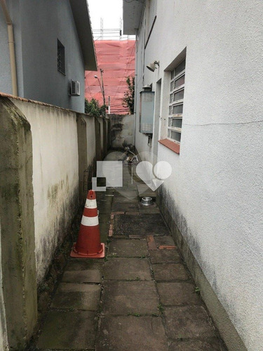 Imagem 8 de 30 de Vende Casa 6 Dormitórios, Suíte, Churrasqueira, 3 Vagas No Bairro Menino Deus - Reo452750