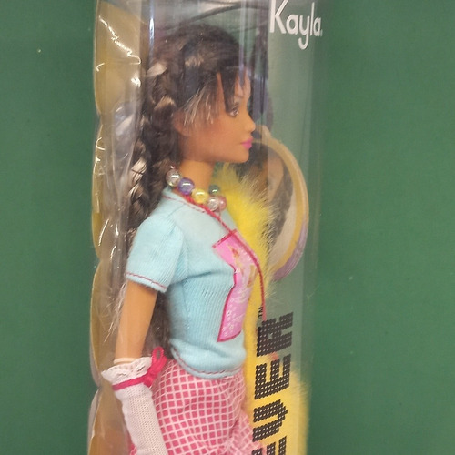 Imagem 4 de 7 de Barbie Fashion Fever Tokyo Kayla Amiga 2006 Rara Tubo