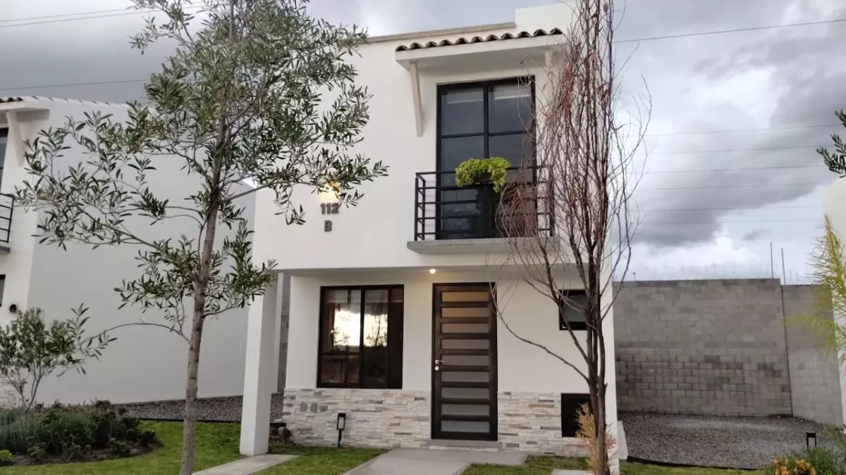 Venta De Casas En Sonterra, 2 Recamaras, 2.5 Baños, Alberca,