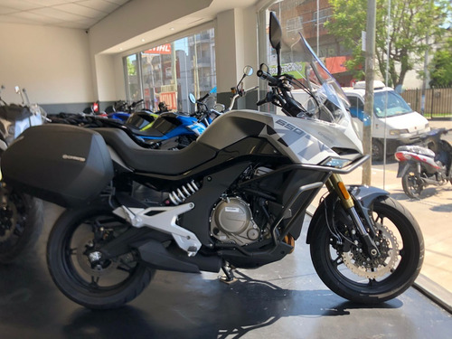 Imagen 8 de 24 de Cf Moto 650 Mt Tablero Tft 2023