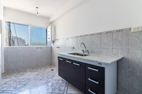 Venta Depto 2 Amb En Flores Cocina Independiente