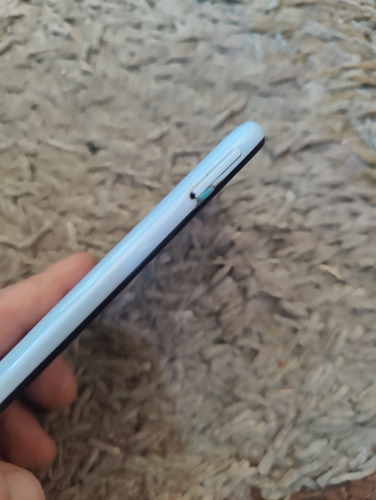 Samsung Galaxy A04e, 64 Gb De Memoria Y 3+4 Gb Ram, Libre Para Cualquier Compañía, Funciona Todo Bien, Estética Bastante Aceptable Azul Claro (Usado)