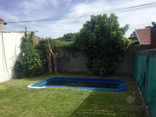 Casa Interna Con Jardín, Pileta Y Entrada De Auto - Oportunidad!!!