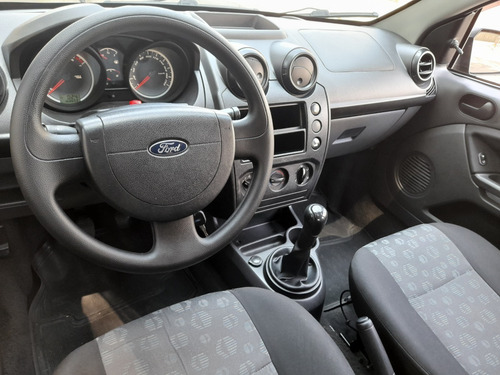 Imagem 11 de 15 de Ford Fiesta 1.0 Hb 2011 Excelente Estado Sem Entrada