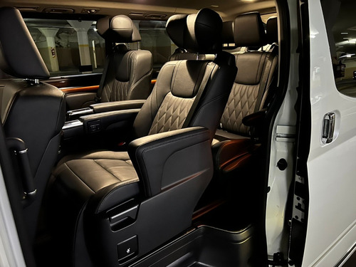 Imagen 10 de 16 de Toyota Hiace 2023 2.8 Tdi Wagon 6at 10a