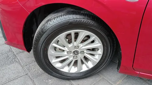 Toyota Yaris 4p Sedán S L4/1.5 Aut