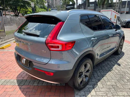 Volvo XC40 Momentum T4 2.0T At 4x2