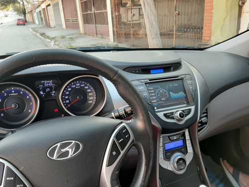 Hyundai Elantra 2012