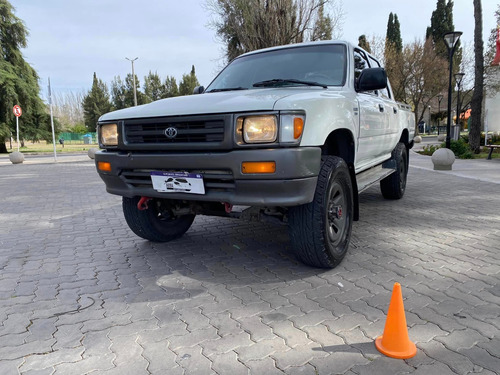 Toyota Hilux 2.8 D/cab 4x4 D Dlx