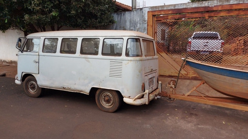Imagem 2 de 10 de Volkswagen Kombi