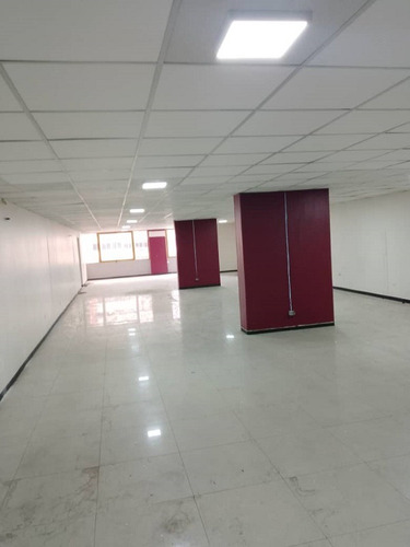 Se Vende O Alquila Con Opcion A Compra Local/oficina - Ubicación Estratégica En La Av. Lecuna, Caracas (jll)