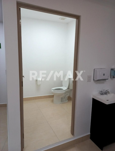 Imagen 10 de 21 de Consultorio Equipado - Comercial En Renta