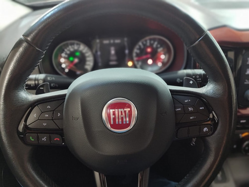 Fiat Toro 2.4 16v Freedom Road Flex 4x2 Aut. 4p