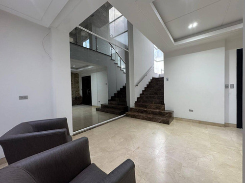 Se Vende Bella Casa Con Pozo Lomas Del Country Valencia Rr 287554