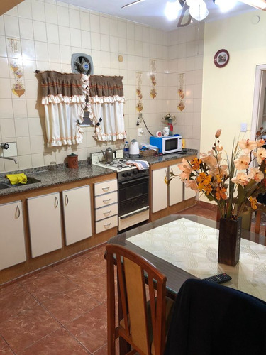 Casa En Venta De 2 Dormitorios C/ Cochera En Pontevedra