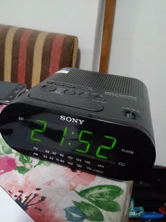 Radio Reloj Despertador Sony Con Detalles Leer Bien