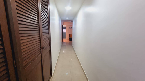 Apartamento En Venta En El Parral, Valencia 287518 Lz