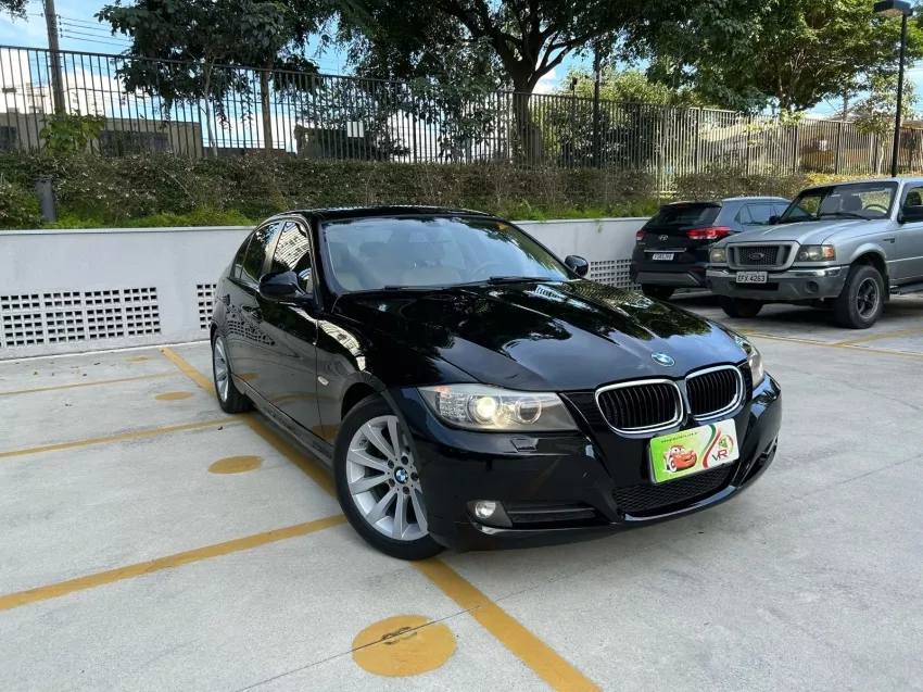 BMW 320i 2.0 AUTOMÁTICO 2011