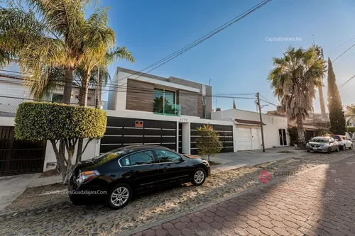Casa En Venta De Lujo Arcos Guadalupe Zapopan
