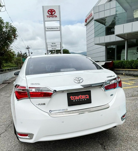 Toyota Corolla Sedan