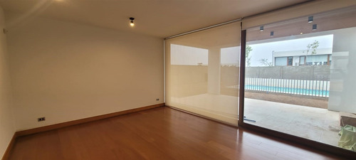 Casa En Arriendo De 6 Dorm. Colegio Huinganal