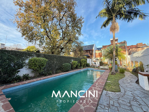 Apto Crédito - Casa En Venta De 5 Ambientes Con Cochera, Quincho Y Piscina - Villa Ballester