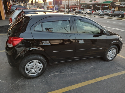 Imagem 4 de 11 de Chevrolet Onix 2014 1.0 Lt 5p