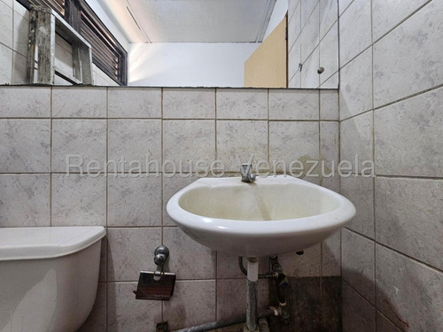 Estupenda Local Comercial En Venta En Manzanares. Mls# 25-12200 Zr