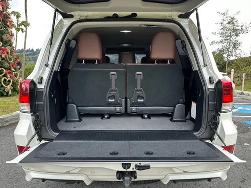 Toyota Land Cruiser SAHARA VXR LC200 DIESEL